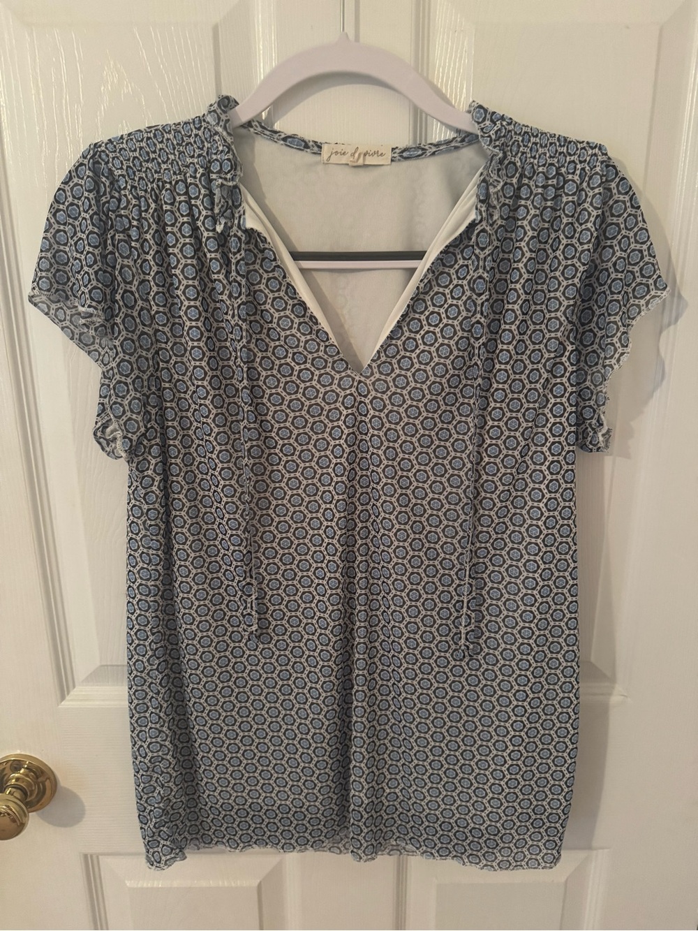 Joie d'Vivre Blue Geometric V-Neck Women's Top